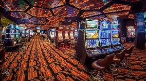 Tampilan tema Slot Negeri Emas
